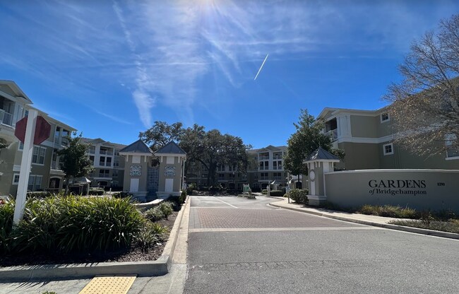 Building Photo - Gardens of Bridgehampton - 3 Bed - 3 Bath ...