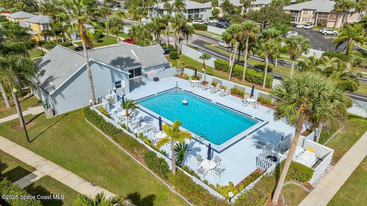 Foto del edificio - 1420 Malibu Cir NE