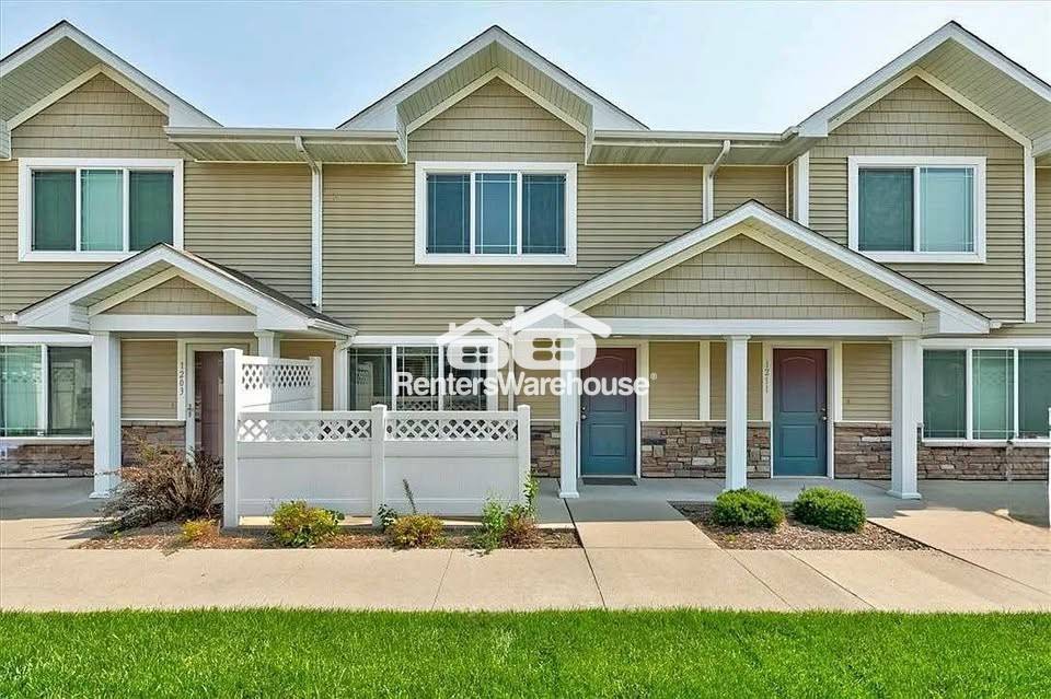 Foto principal - 1207 NE 7th Ln