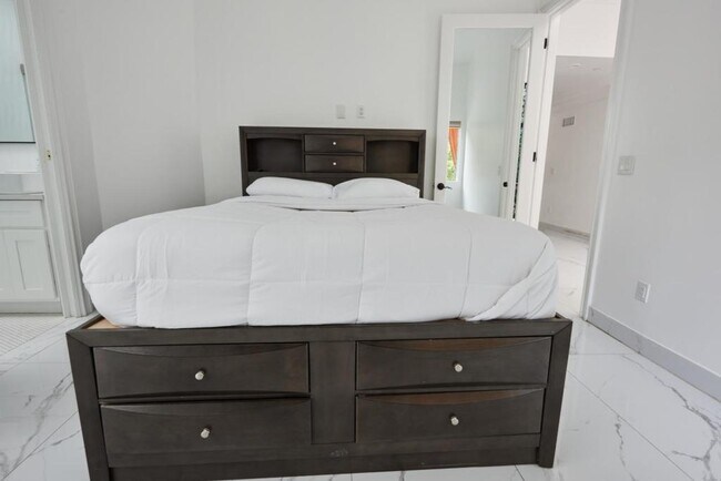 Foto del edificio - 11571 W Sunset Blvd