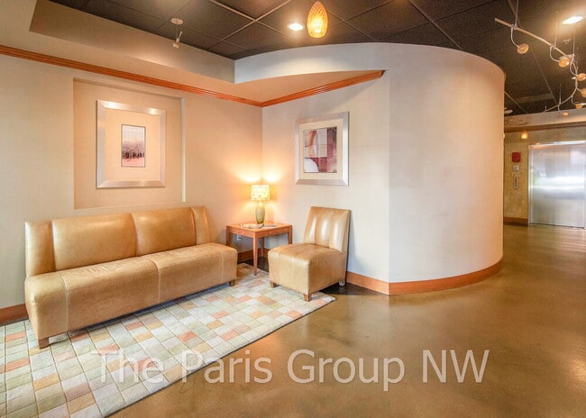 Foto del edificio - Gorgeous Green Lake Condo * 1 Block to Park Entrance, Onsite Retail, Garage Pkg, EZ Commute!