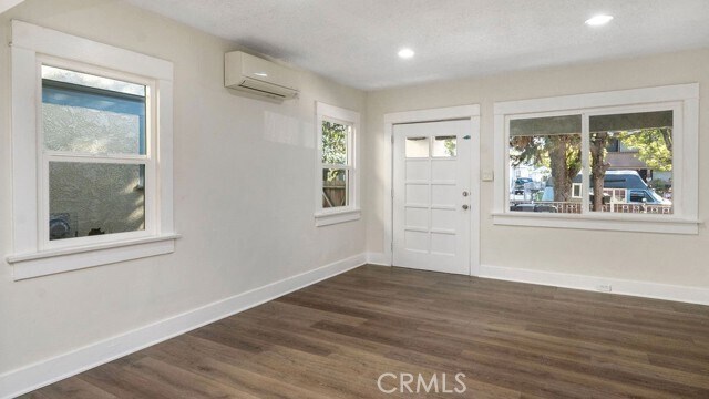 Foto del edificio - 911 W 40th Pl