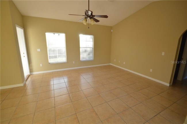 Foto del edificio - 1107 Elkcam Blvd