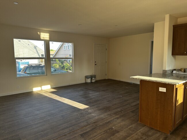 Building Photo - 327 N Atlantic Blvd