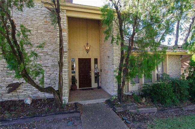 Building Photo - 1353 Lost Creek Blvd