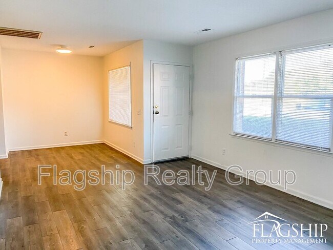 Building Photo - 4229- W Horne Ave