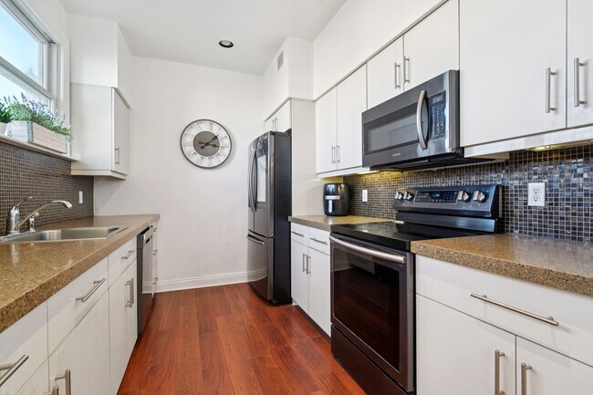 Building Photo - 205 Shearwater Ct W