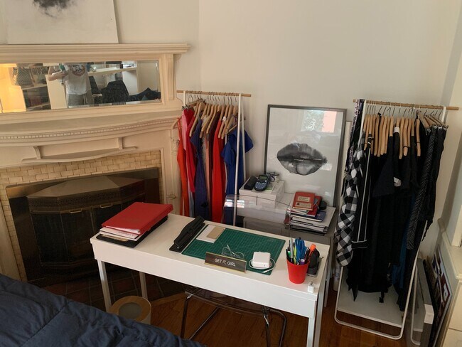 Bed/living - 334 S 21st St