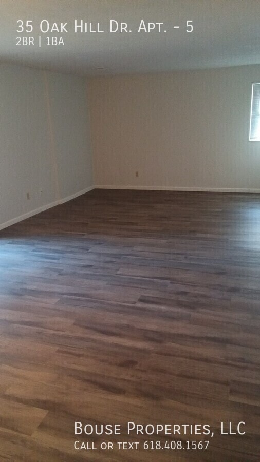 Building Photo - 35 Oak Hill Dr