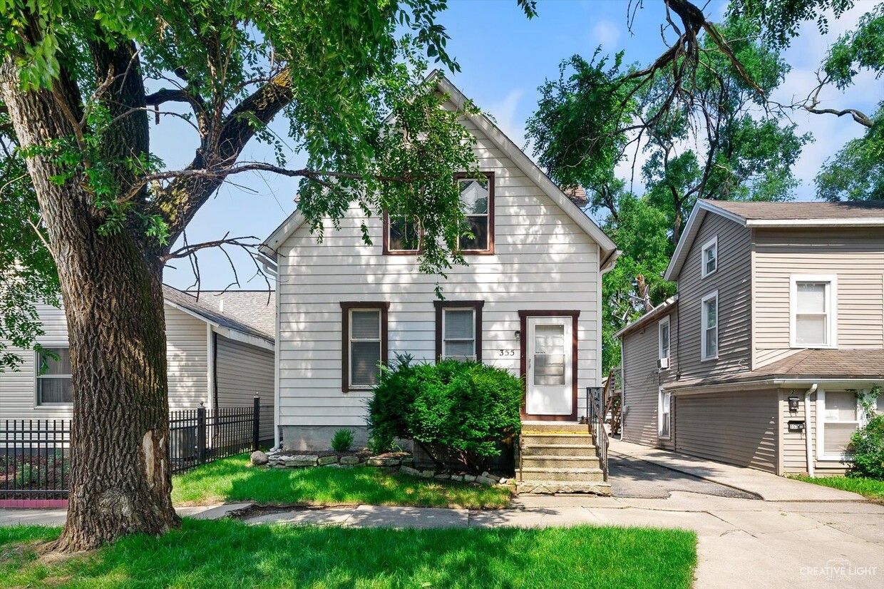 Primary Photo - 355 N Hickory St