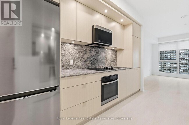 Building Photo - 25 Cordova Ave