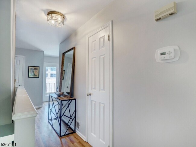 Foto del edificio - 65 Mews Ln