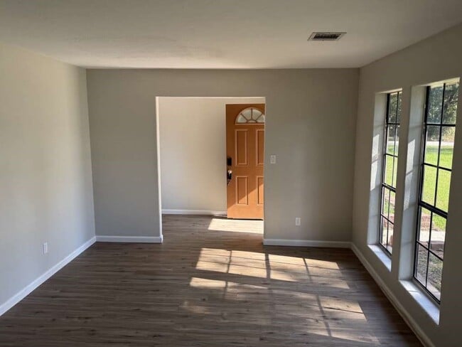 Foto del edificio - 540 River Plantation Dr