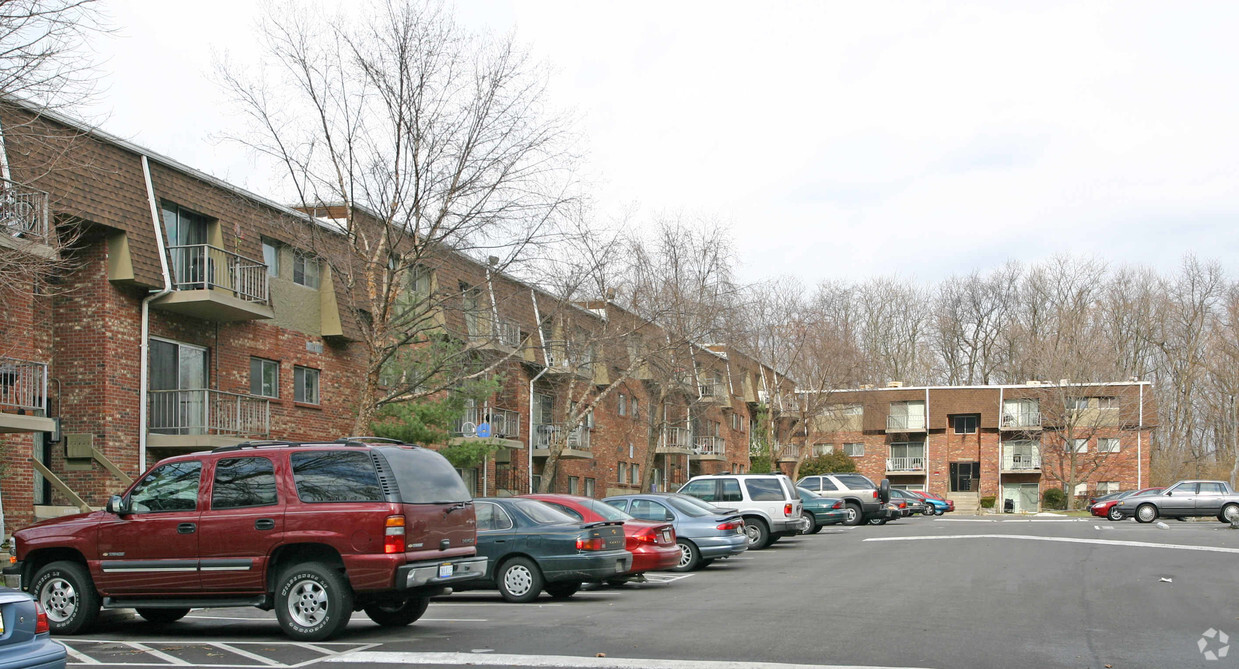 Primary Photo - Island Breeze Apartments