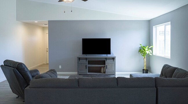 Photo - 506 E Mohave St House