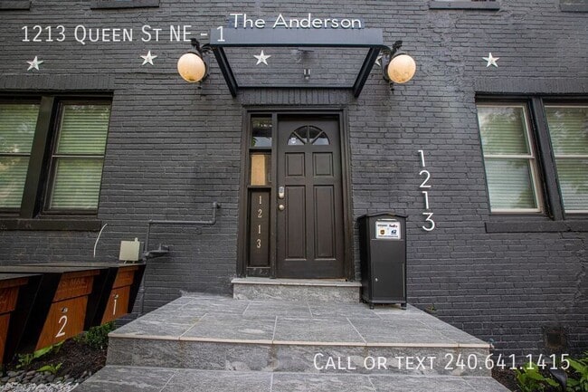 Building Photo - 1213 Queen St NE