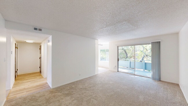 Building Photo - 823 Las Gallinas Ave