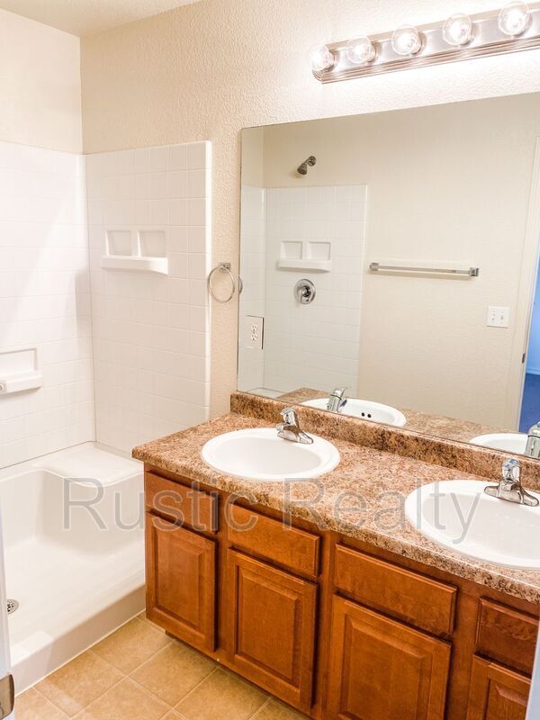 Foto del edificio - 5789 Nairnshire Dr