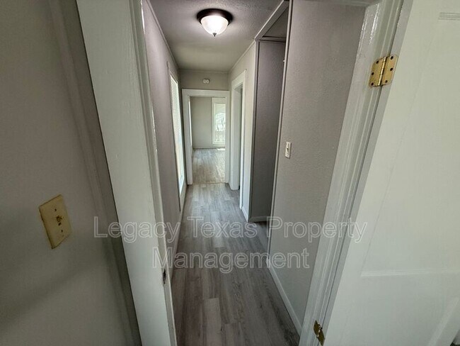 Foto del edificio - 318 College St