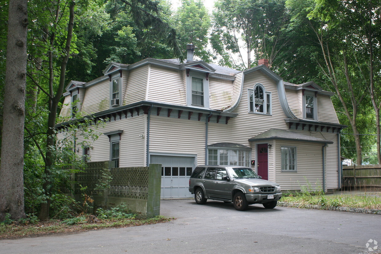 Building Photo - 216 Lowell St