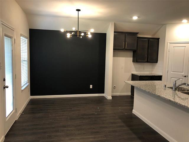Building Photo - 700 Range Dr