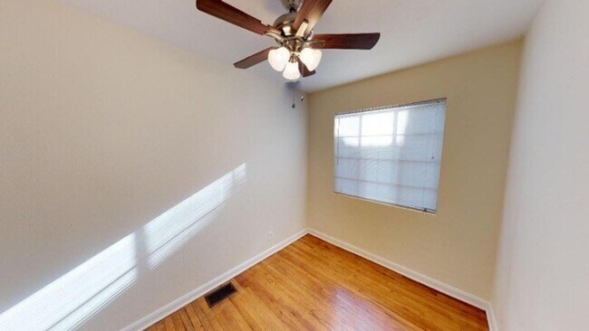 Building Photo - 2761 St Johns Ave
