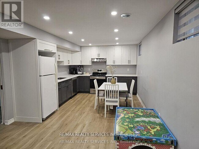 Photo du bâtiment - 35 Curtis Dr