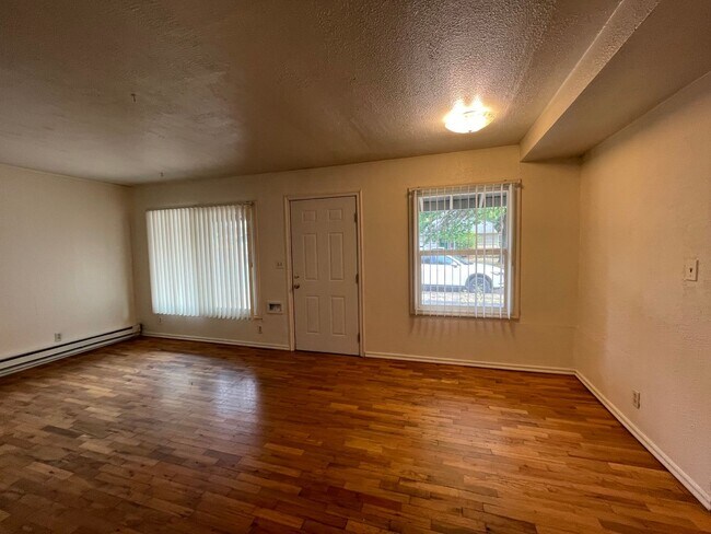 Building Photo - 870e24