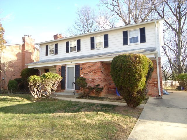Building Photo - SPACIOUS WELL MAINTAINED COLONIAL IN KEMP ...