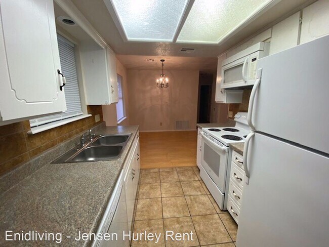 Building Photo - 2 br, 1 bath House - 2105 Martin Ave