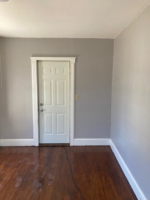2nd room - 43 Margaret St