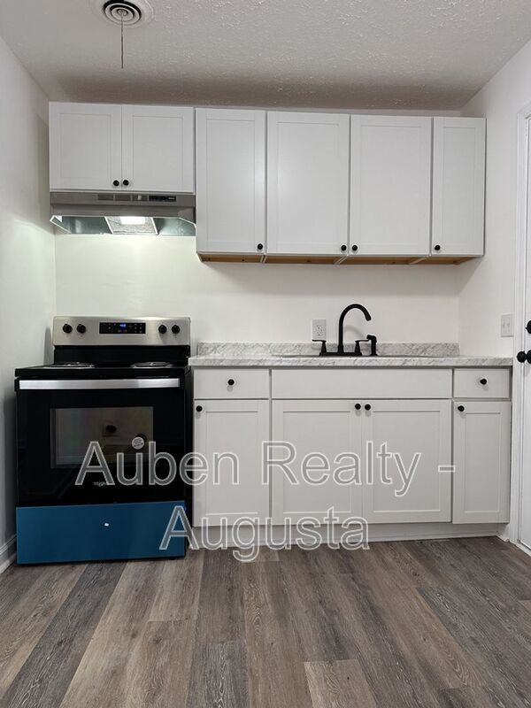 Foto del edificio - 461 Monetta St S E