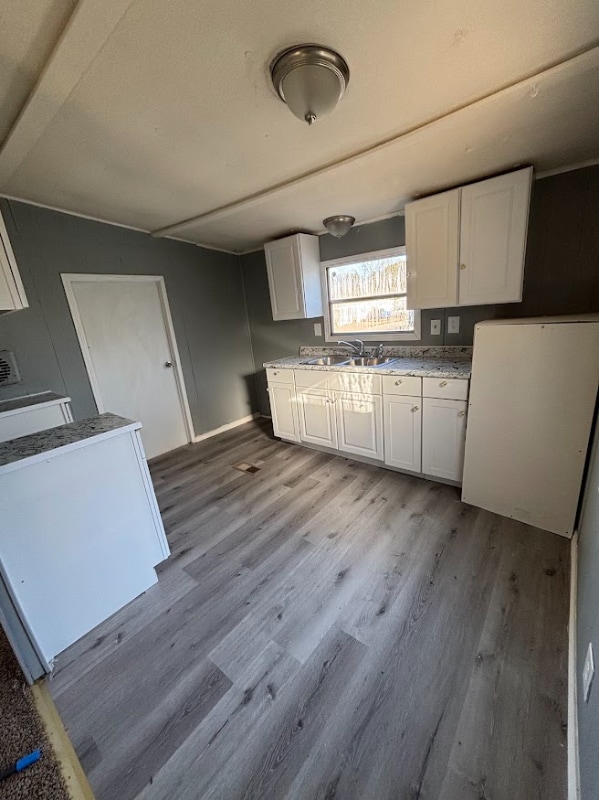 Building Photo - 100 Hidden Valley Dr