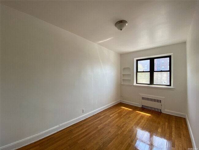 Building Photo - 8672 Bay Pkwy