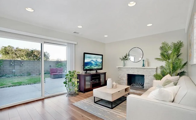 Building Photo - 5041 Sharon Dr