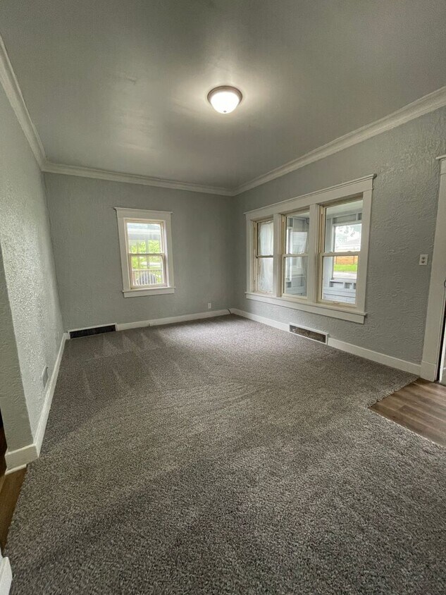 532 5th St Unit 2, Boone, IA 50036 Room for Rent in Boone, IA