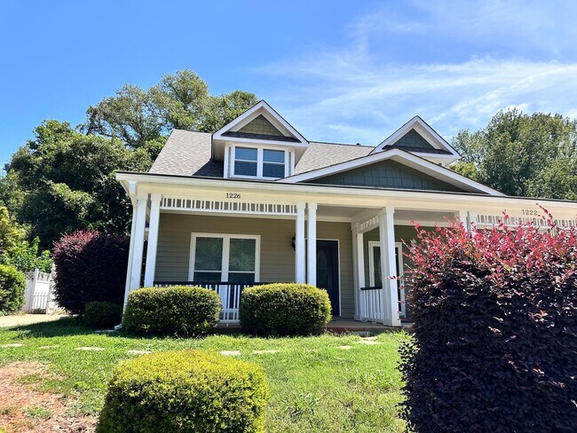 Foto del edificio - Exclusively offered by MUSE REALTY, LLC