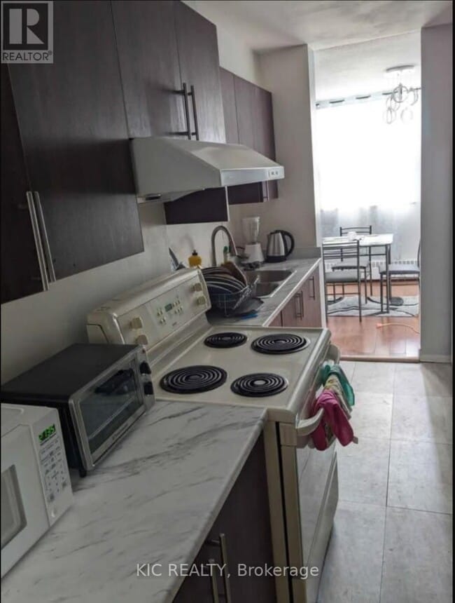 Photo du bâtiment - 2645 Kipling Ave