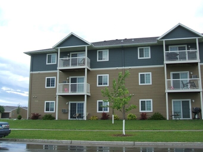 Primary Photo - Briarwood Apartments of Parshall