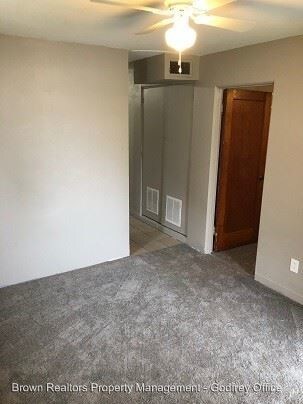 Building Photo - 57 E Rosewood Dr