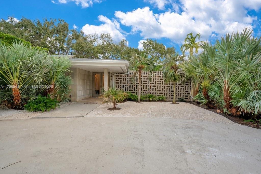 Foto principal - 5305 SW 62nd Ave