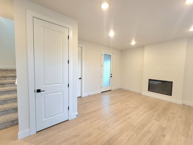 Foto del edificio - Modern Comfort in the Heart of SE Portland — 3 Bed, 2.5 Bath Home!