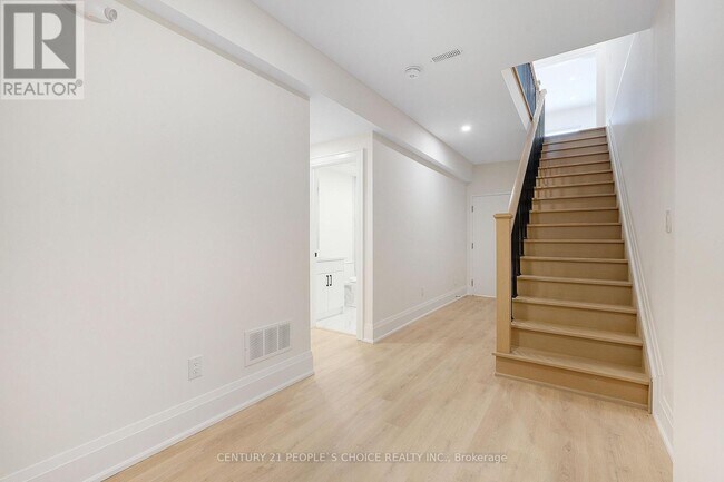 Photo du bâtiment - 8915 Heritage Rd