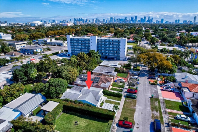 Building Photo - 2733 SW 15th St