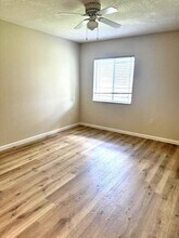 Building Photo - 251 SW Palm Dr