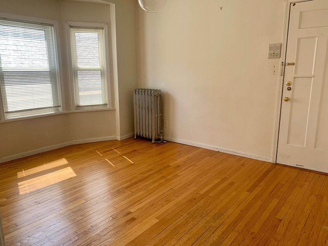 Primary Photo - 1120 Ontario St