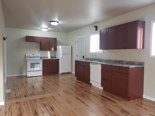 Building Photo - 241 S Healy Ave