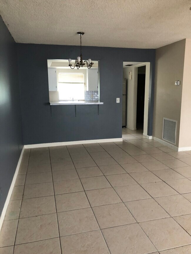 Comedor - 1203 S 33rd St