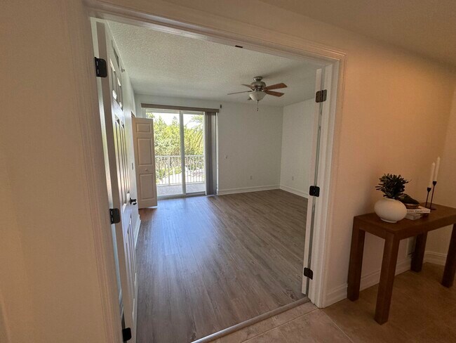 Foto del edificio - 480 Sail Ln