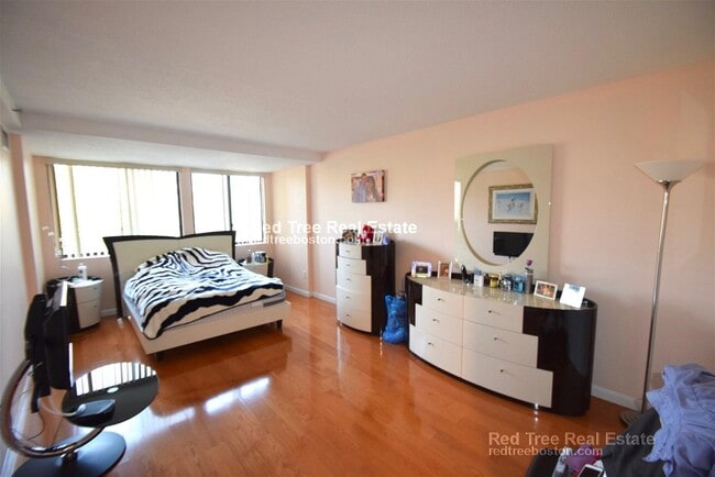 Building Photo - 1731 Beacon Street Apt #U316, Brookline, M...